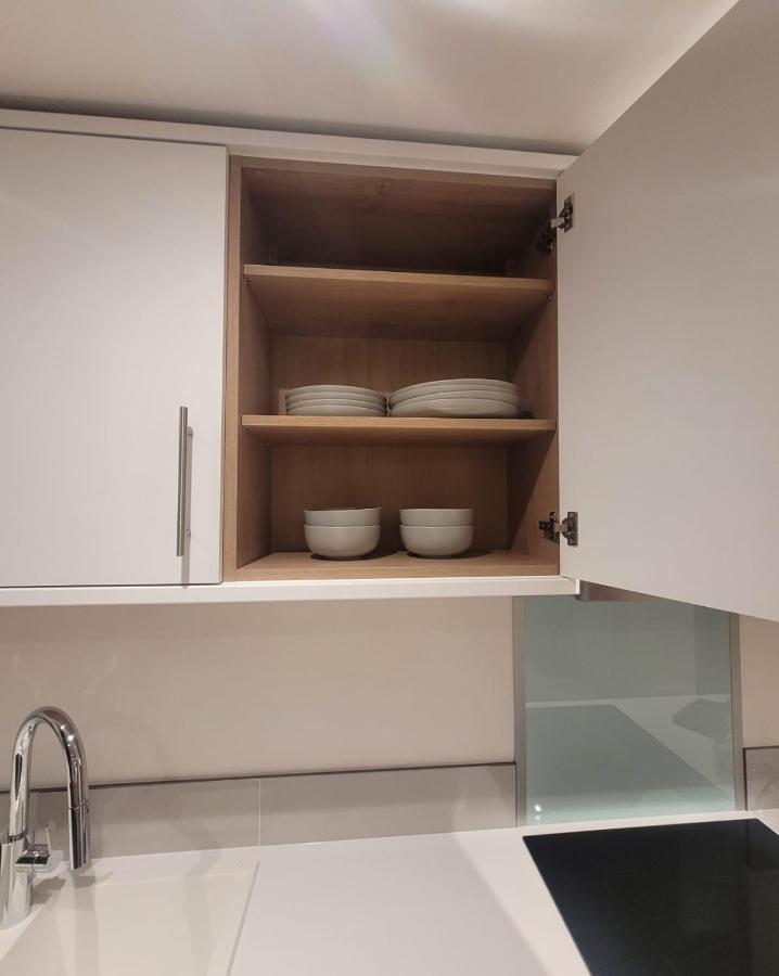Luxury 1 Bed Apartment In The Heart Of Rochester Wainscot Buitenkant foto